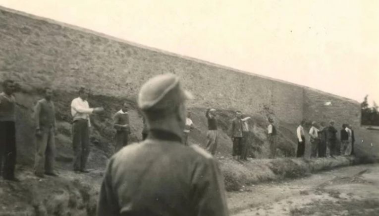 Ταυτοποιήθηκαν δύο εκτελεσθέντες της Καισαριανής -Αποσύρθηκαν από το ebay οι φωτό, προσπάθεια από την Αθήνα να τις αποκτήσει